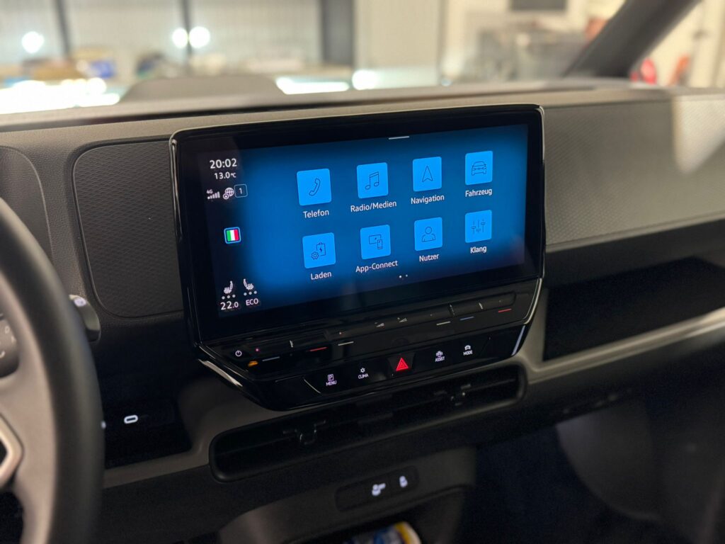 Nachrüstung eines 12 Zoll Infotainment Displays im VW ID3 ID4 ID5 oder ID Buzz mit OEM Anzeigeeinheit